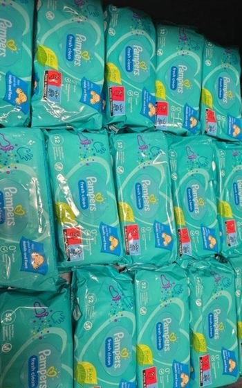 15 paquets de lingettes neuf pamper