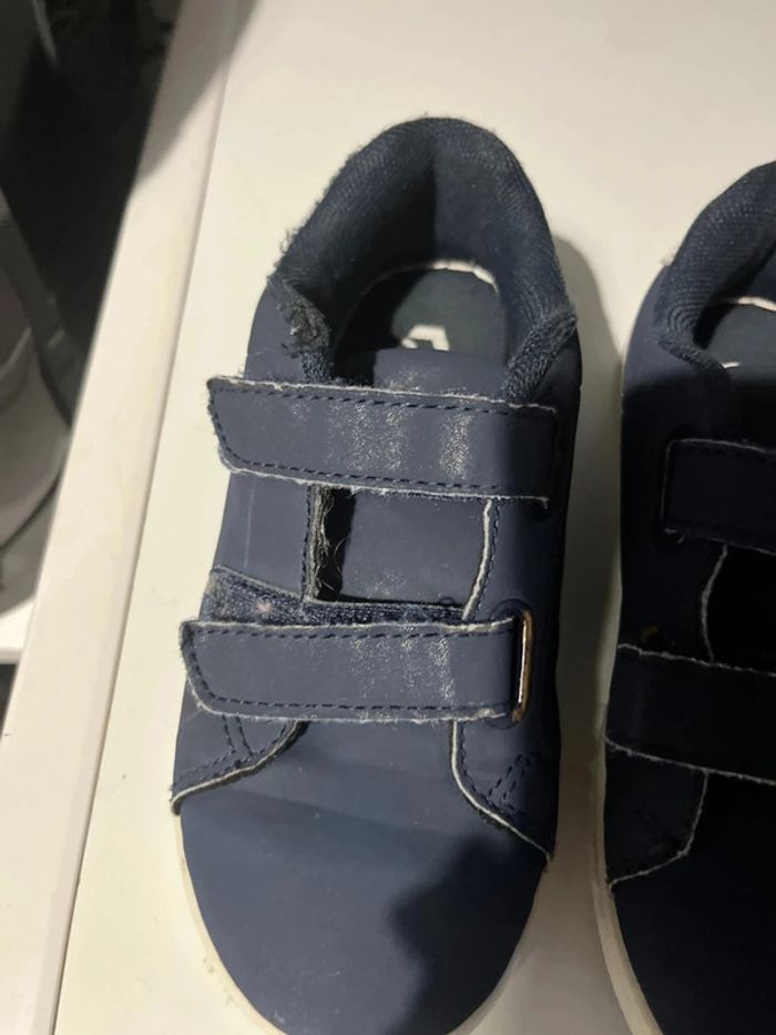 Chaussures garçon taille 29 - photo numéro 2
