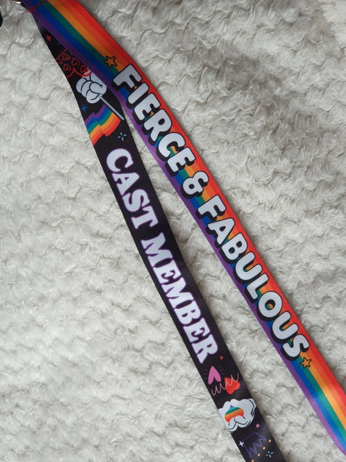 Lanière Cast Member Pride Disney Rainbow LGBTQ+ - photo numéro 2