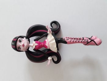 Figurine , poupée Monster High fille Draculaura