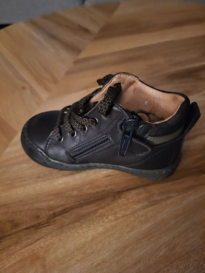 Chaussures garçon pointure 22 - photo numéro 3