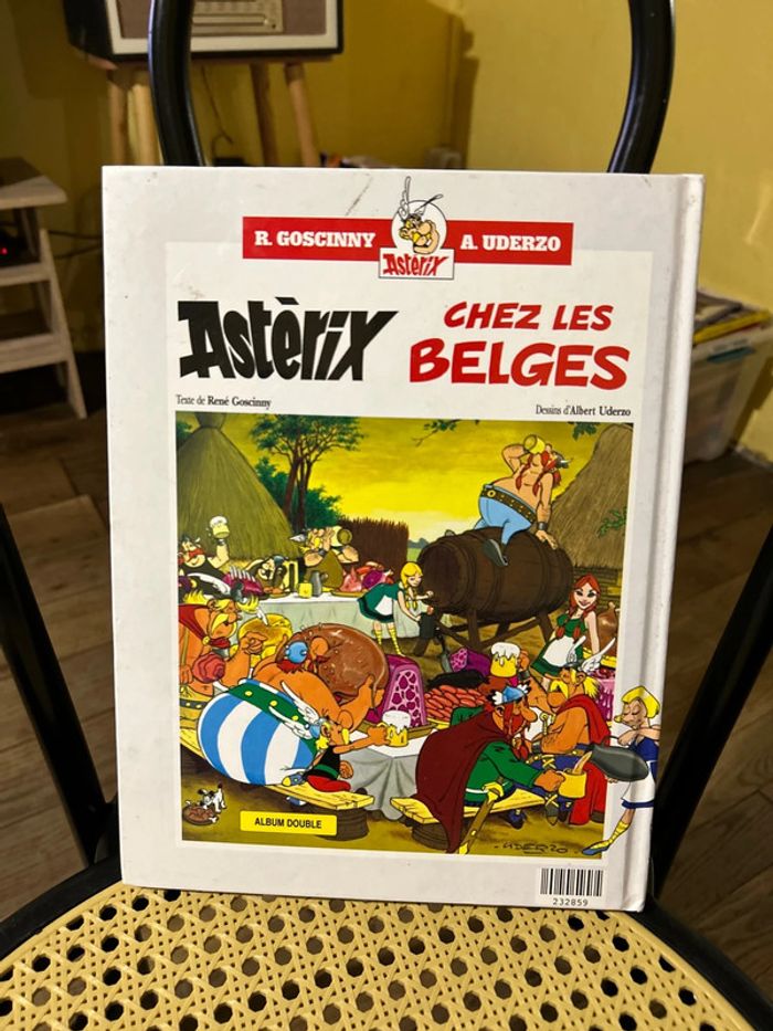 BD album doublé Astérix goscinny uderzo obelix et compagnie et chez les belges - photo numéro 2
