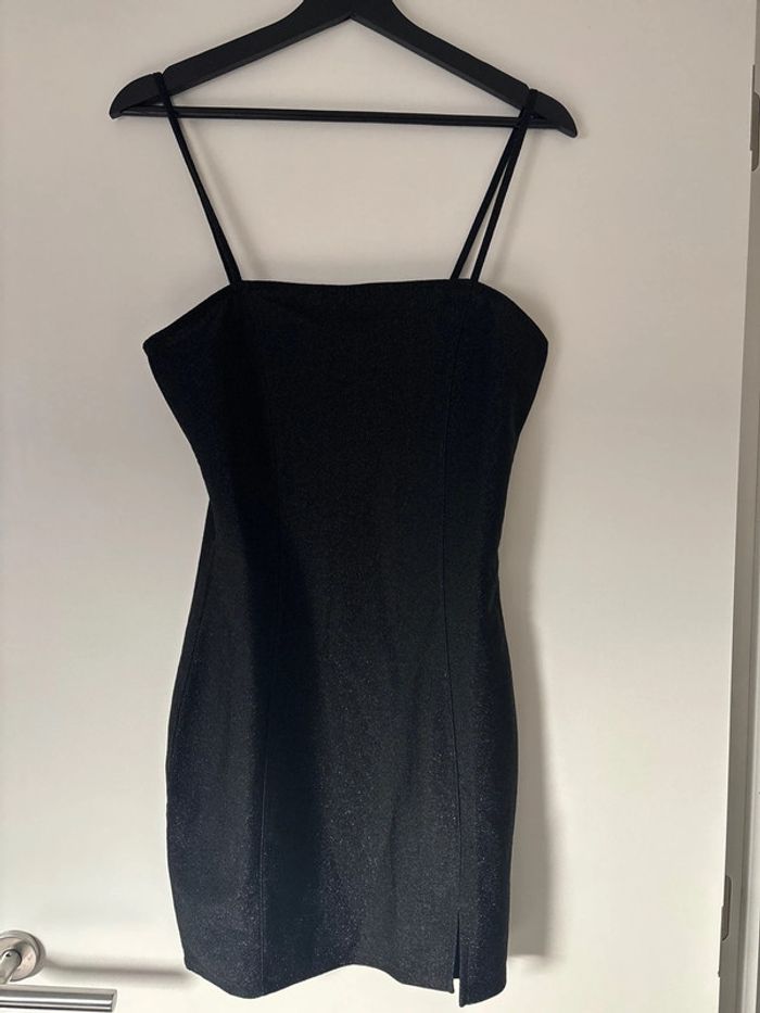 Robe courte pailletée à bretelles H&M