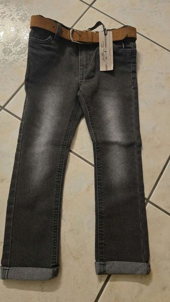 (Neuf non porté) 🏷🥰👌💙 superbe jeans slim 4ans Garçon 💙🤩🥰😍