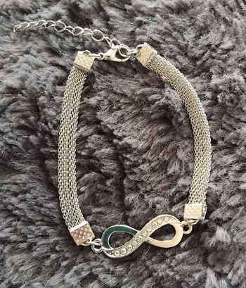 Bracelet a l infini de couleur argenté - trass