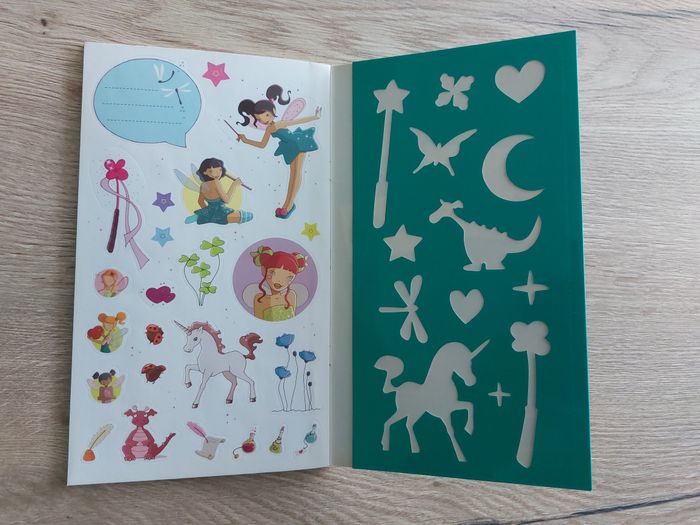 Livre d'autocollants Lili Chantilly mes 300 stickers 100% fées - photo numéro 5