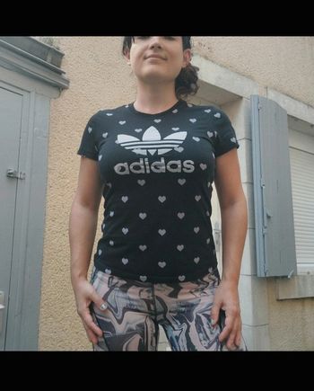 T shirt Adidas pour 38 ou petit 40