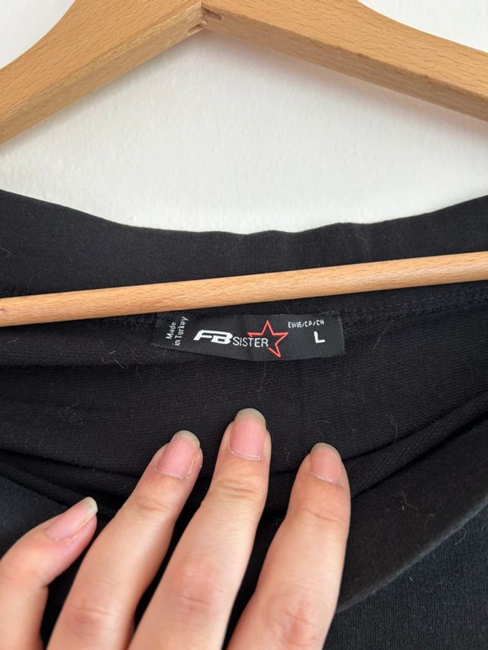 Minijupe noire - photo numéro 2