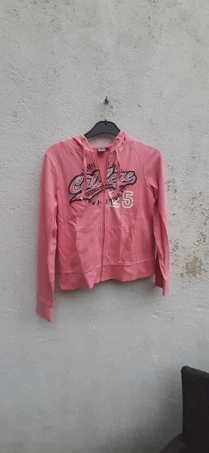 Veste zippée rose à capuche taille M walk and Talk