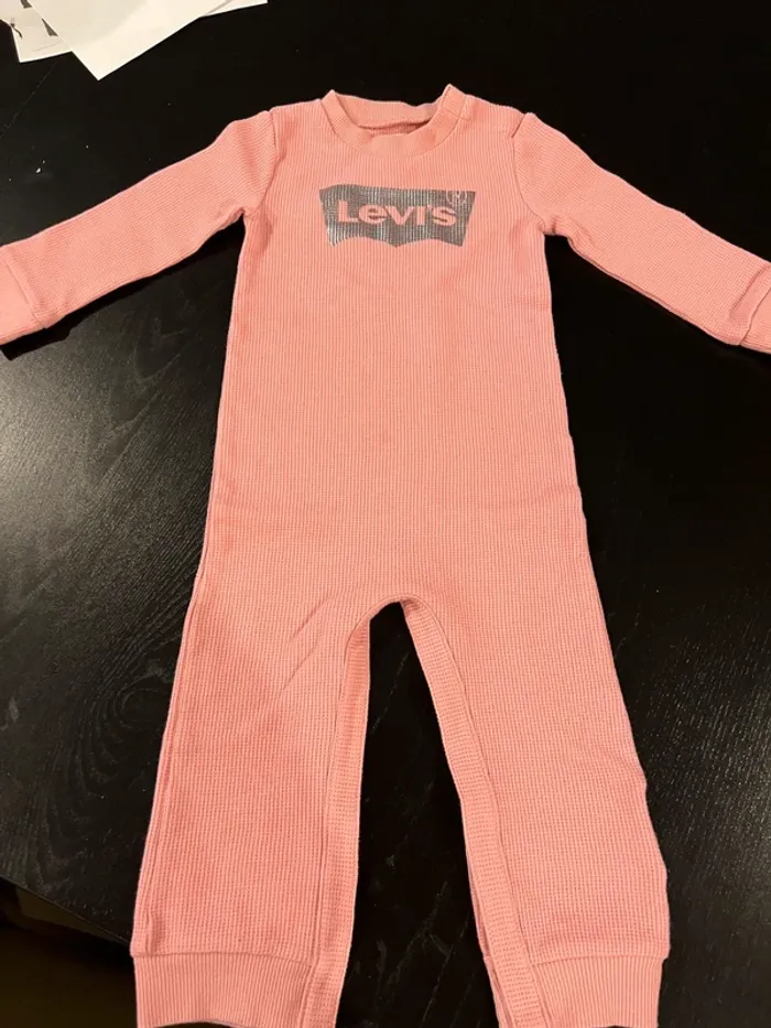 Combinaison rose Levi’s 18 mois