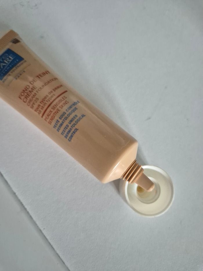 Fond de teint Eye Care beige doré - photo numéro 4