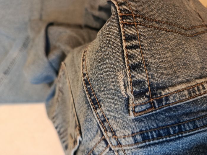 A saisir ! 3 jeans  + 2 pantalons ( dont 1 CAMAÏEU) , femme, tailles 36 et 38  ( Bien lire merci) - photo numéro 9