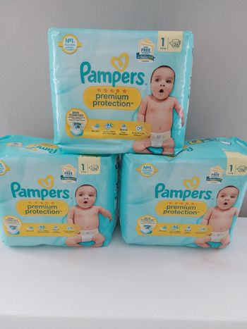 3 paquets Pampers couches