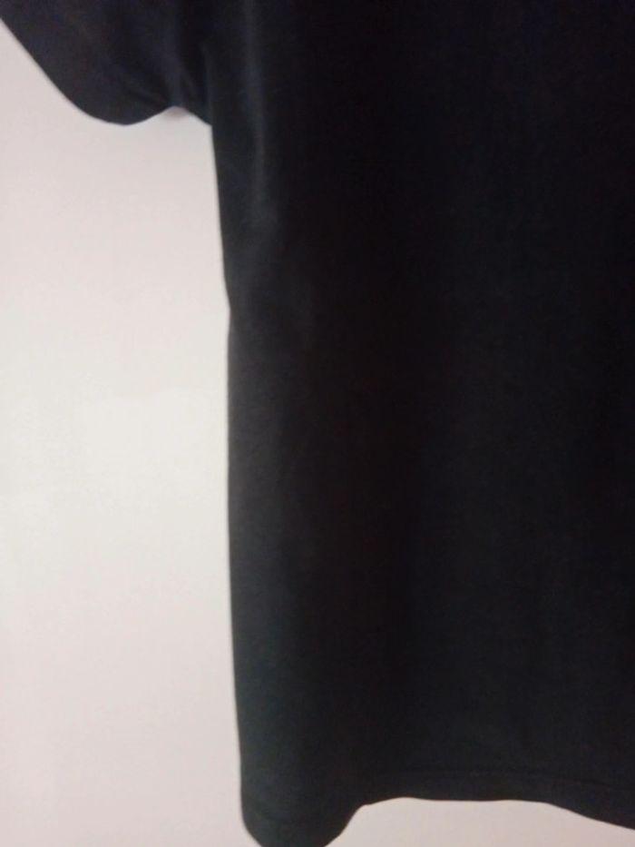 Joli Tee-shirt noir. Taille 9 ans - photo numéro 11