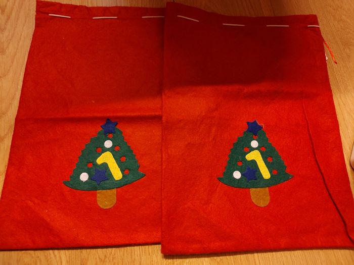 🎄 Sacs cadeaux de Noël en feutrine – 30 × 40 cm 🎅