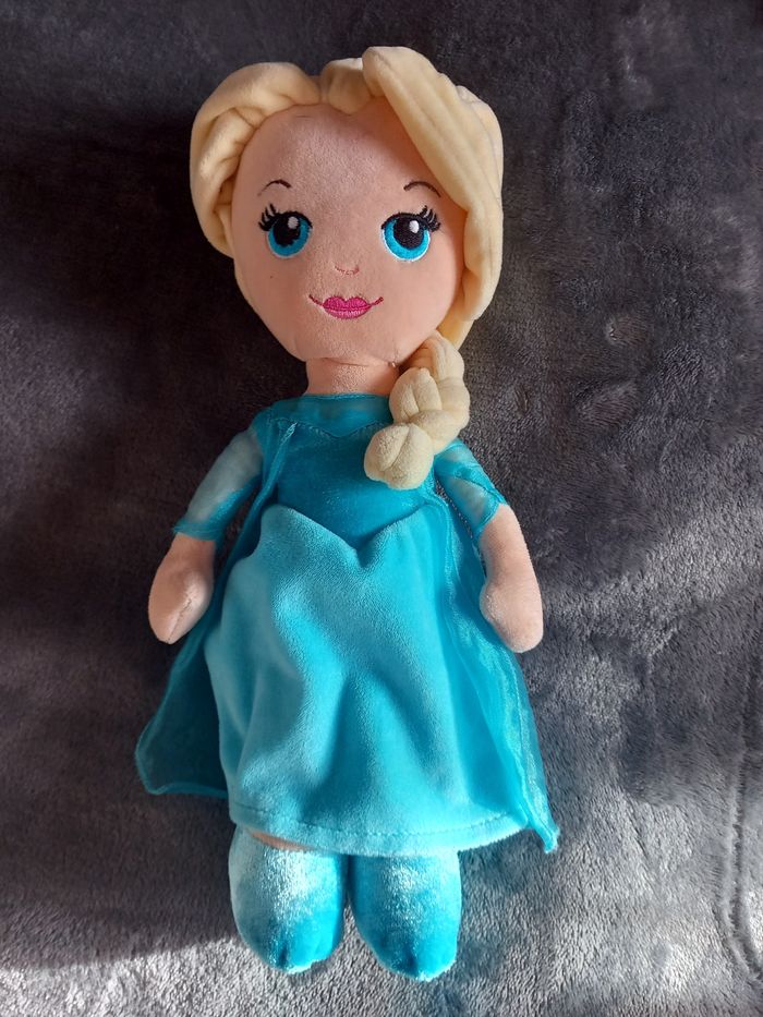 Poupée reine des neige