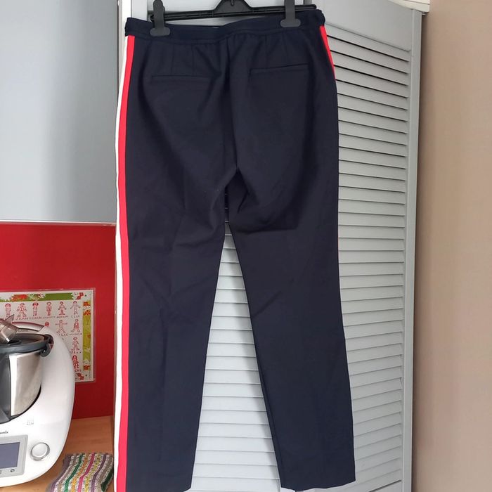 Pantalon chino bleu marine avec bandes sur le côté - photo numéro 4