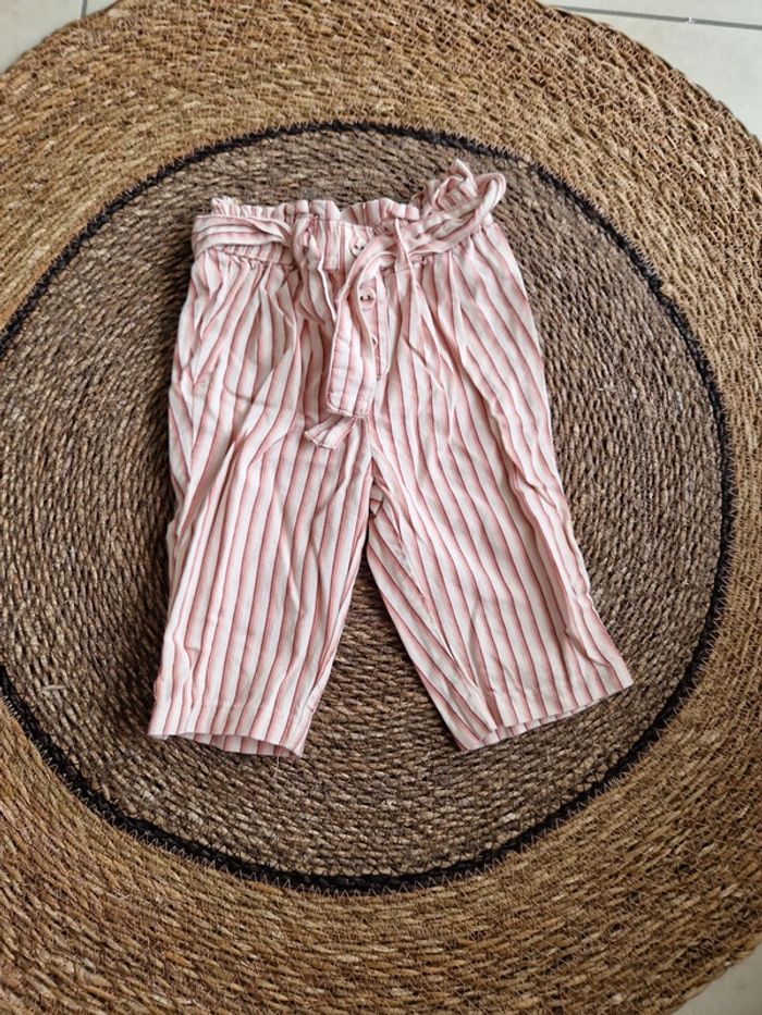 Joli pantalon fin Kiabi taille 6 mois