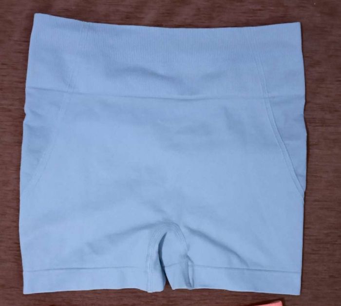 3 shorts sans couture taille s - photo numéro 6