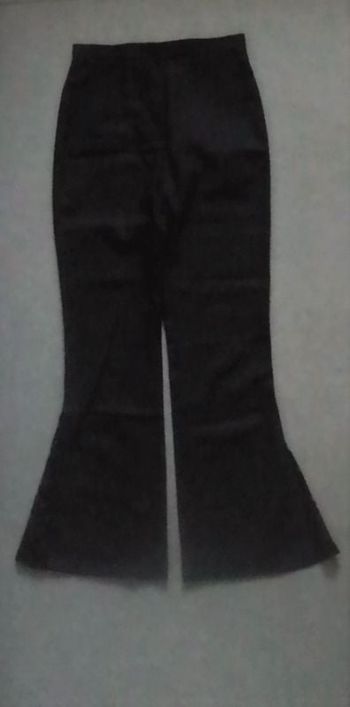 Jean noir, bas en dentelle