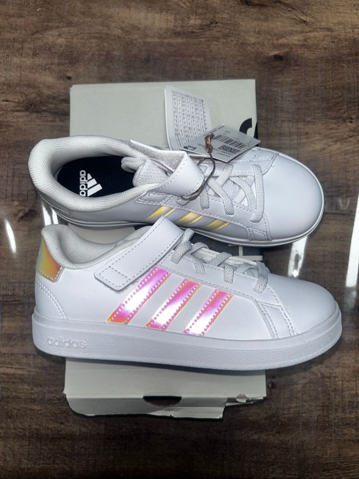 Baskets adidas neuf