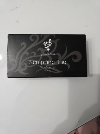 Trio contour sculpting trio teinte medium Younique neuf