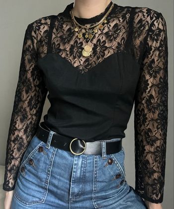 Blouse vintage noir détail dentelle fleur transparente et col officier et dos nu