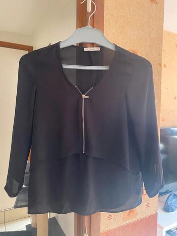Top zippé marque bershka très bon etat taille 36