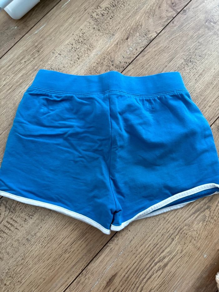 Short bleu 6 ans - photo numéro 4