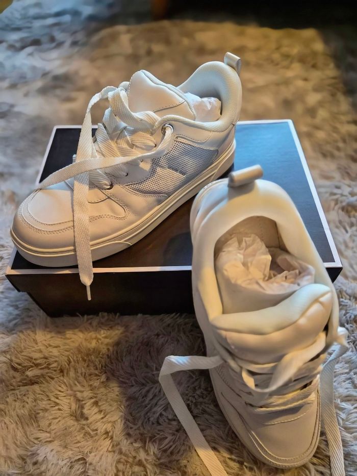 Baskets Michael Kors blanches – Homme – Taille 44 – Neuves - photo numéro 5