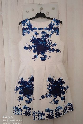 Robe blanche fleurs bleues taille S