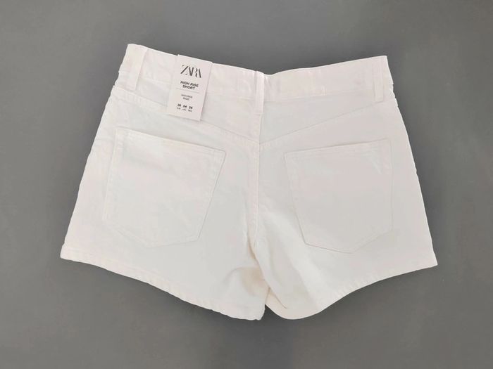 Short Zara
Coton
Blanc
Taille 36
Neuf avec étiquette - photo numéro 2