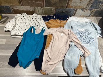 Lot vêtement fille taille 6 mois