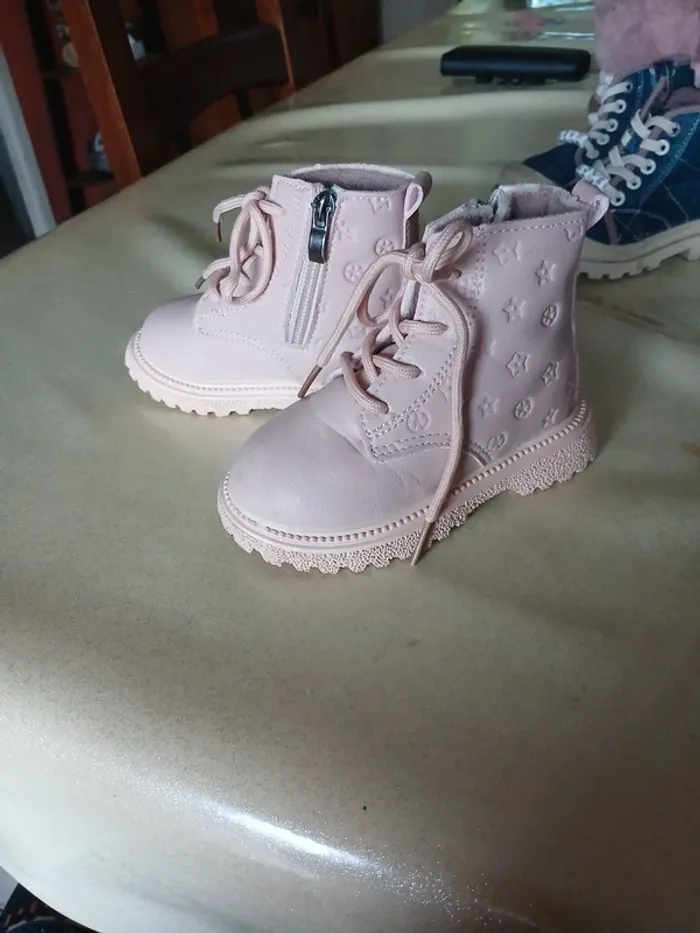 Chaussures montantes rose fille