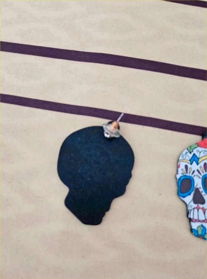 Boucle d'oreilles tête de mort - photo numéro 2