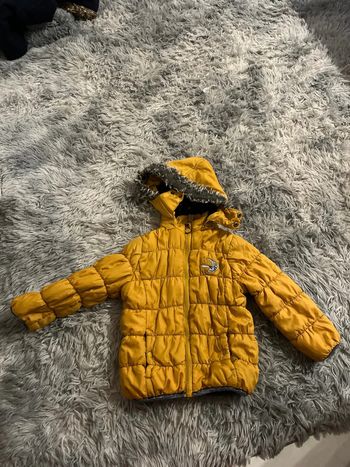 Manteau jaune