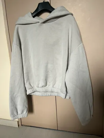 sweat a capuche couleur sable zara