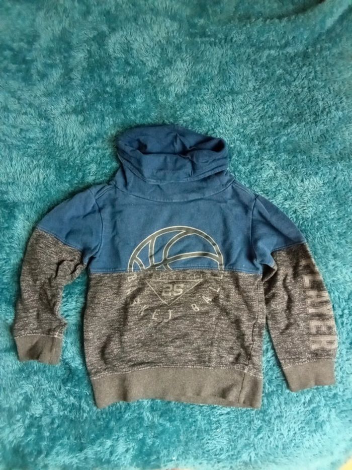 Pull à col bicolore bleu et gris Kiabi 6 ans