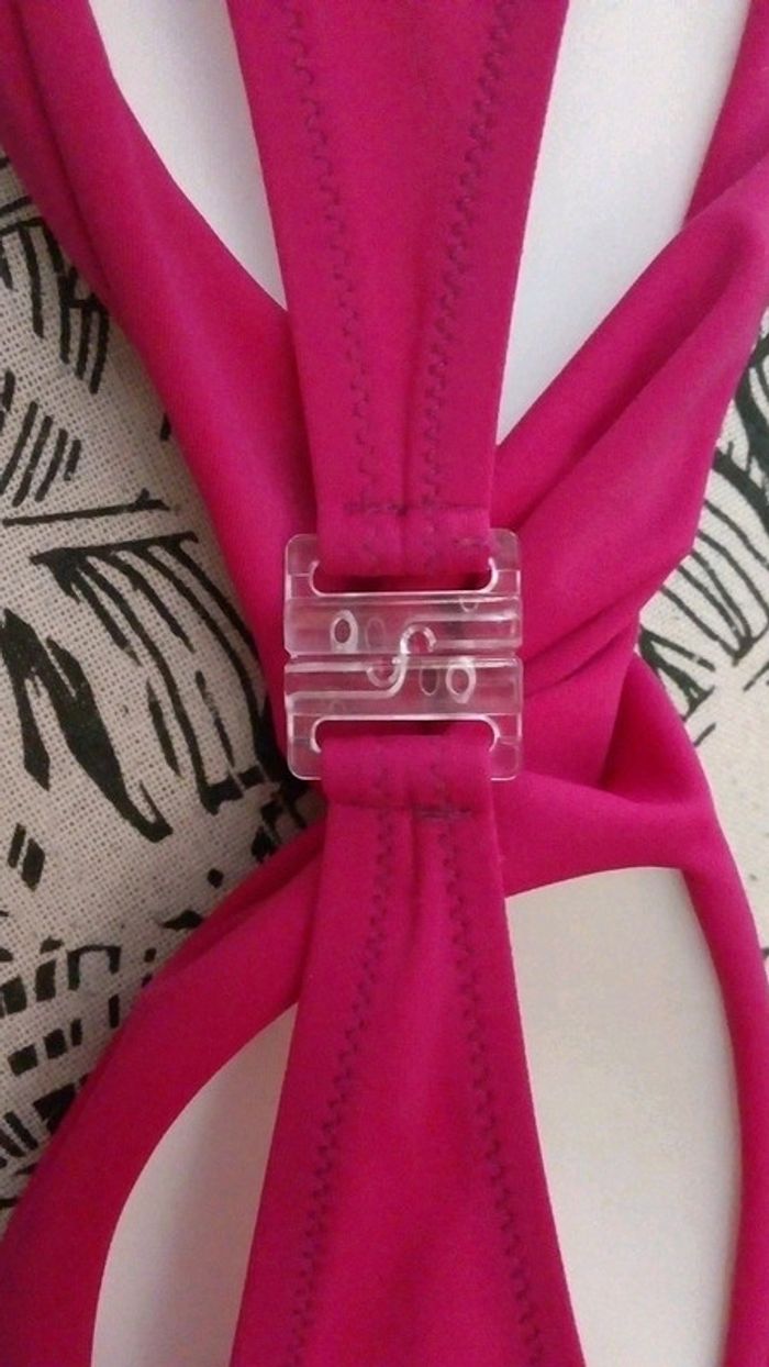 Haut de maillot de bain, fushia. Taille 38. - photo numéro 4