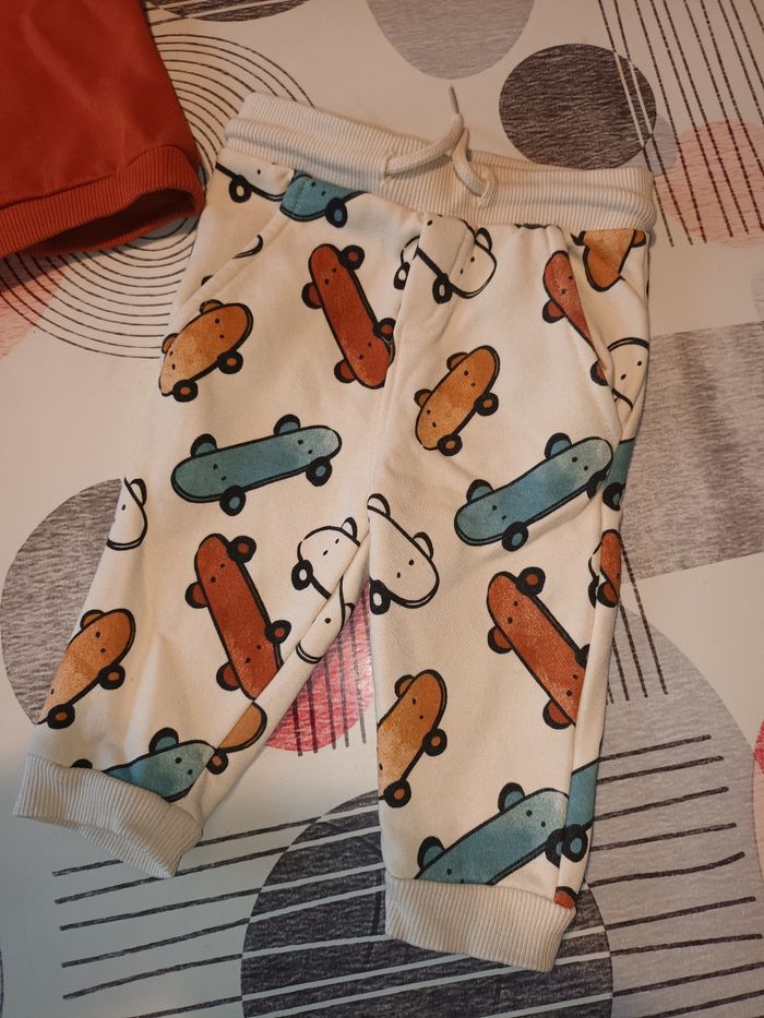 Tenue ensemble 🛹 comme Neuf Taille 6 mois - photo numéro 3
