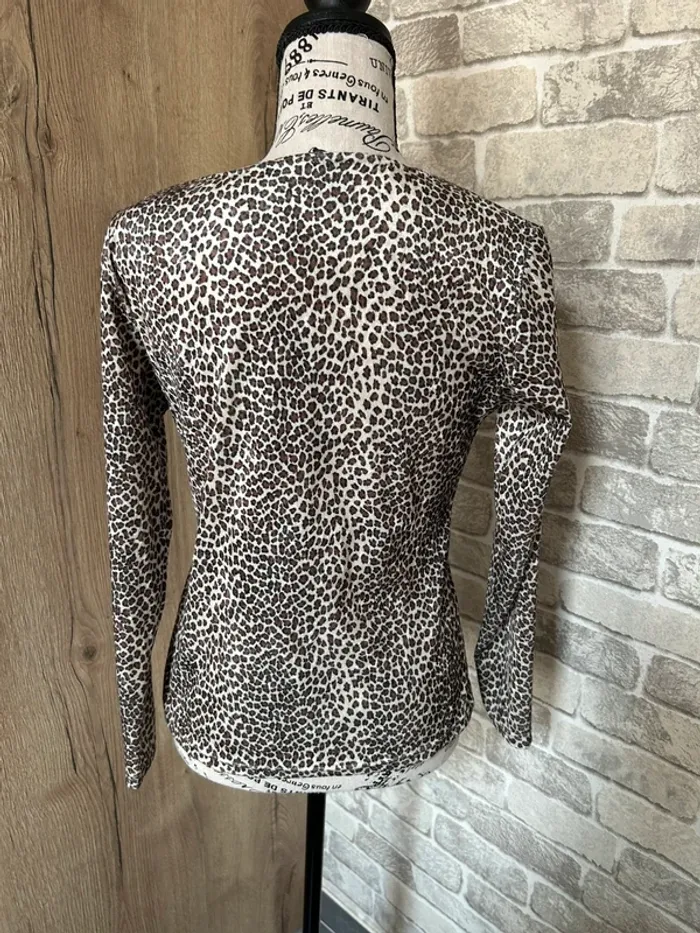 Blouse léopard taille 36/38 - photo numéro 2