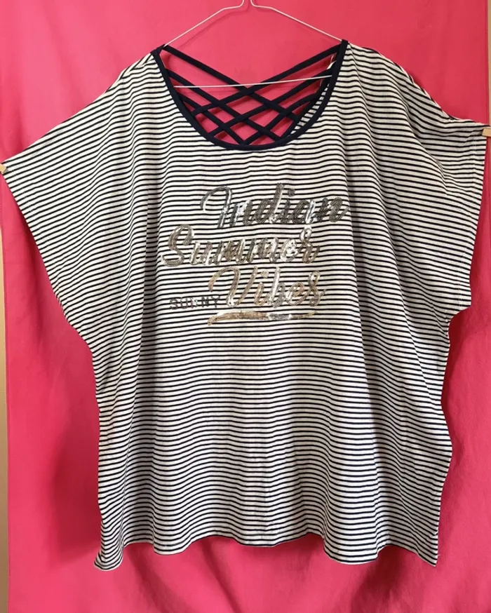 Tee-shirt manches courtes. très grande taille . T 54/56