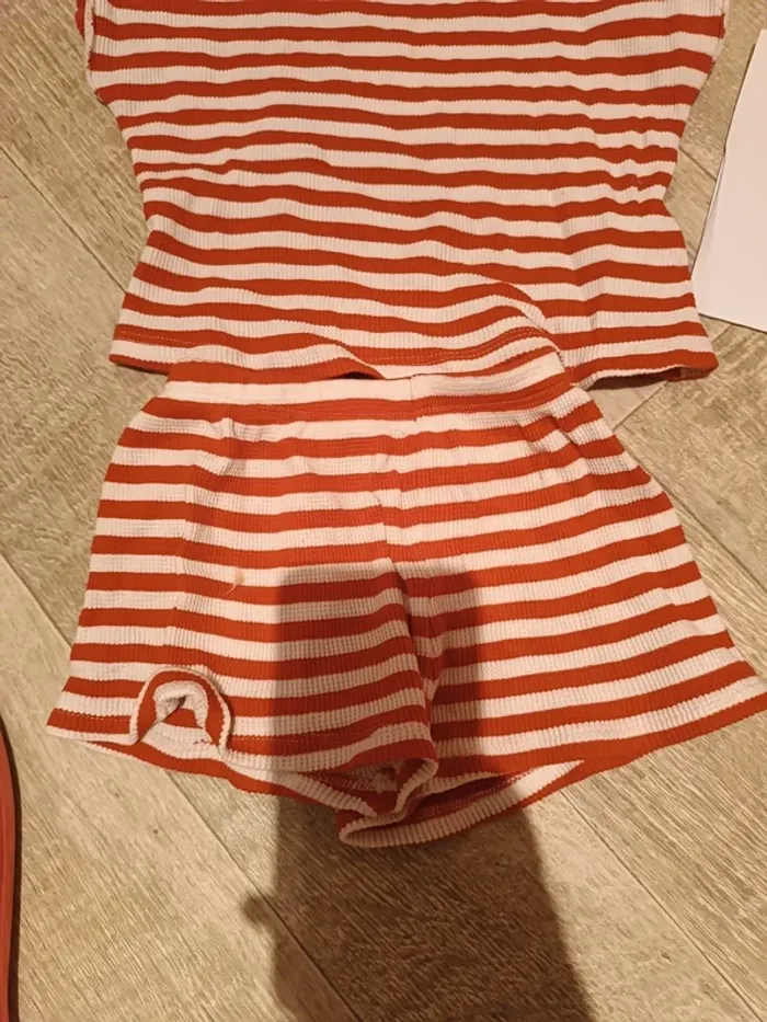 Ensemble éponge t-shirt et short 18 mois 80 cm zara - photo numéro 2