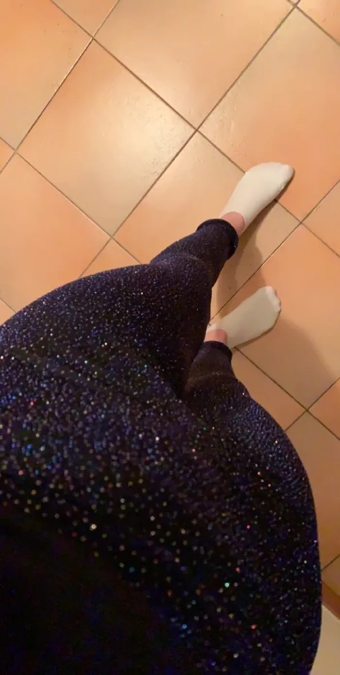 Legging bleu nuit à sequins brillants taille 36 marque Boohoo - photo numéro 2