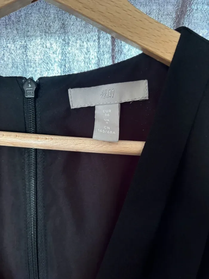 Combinaison noire sans manches noire à la taille - photo numéro 3
