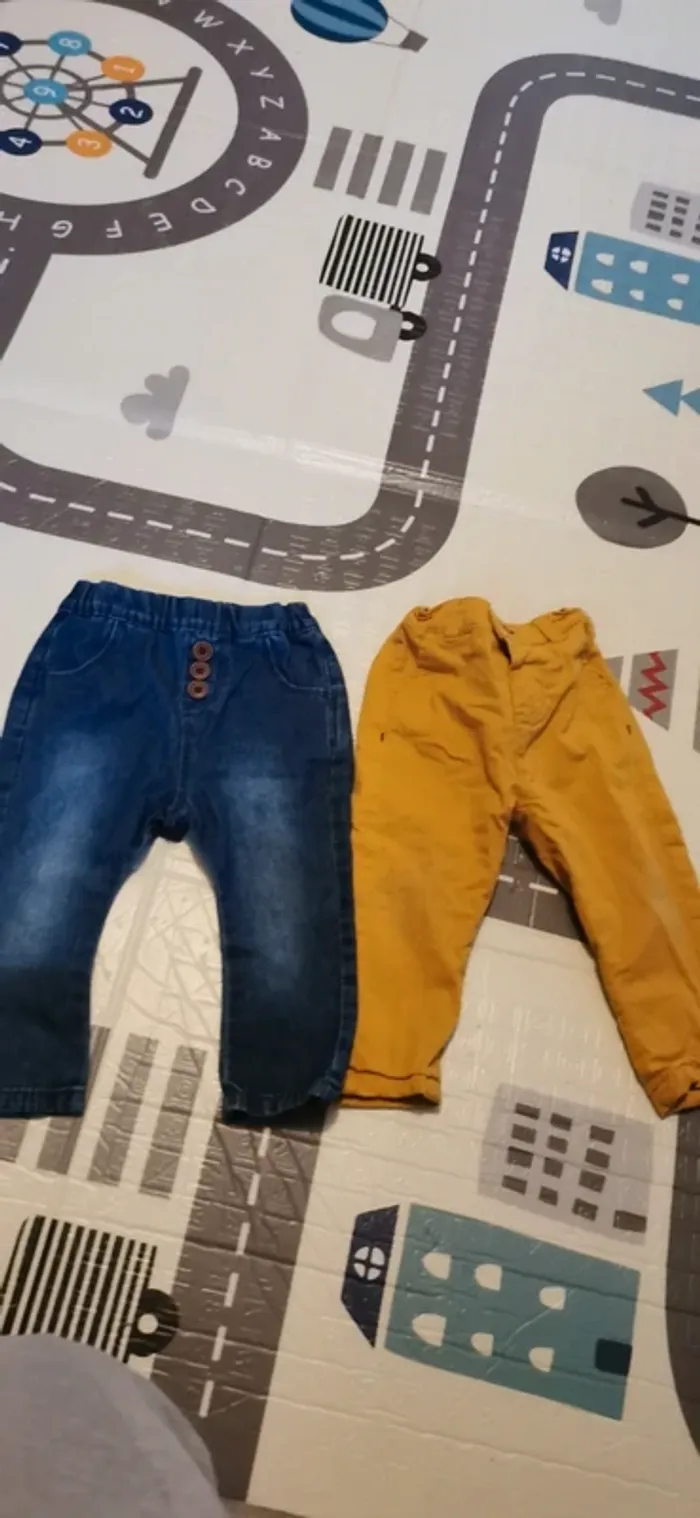 Lot 2 pantalons 12 mois