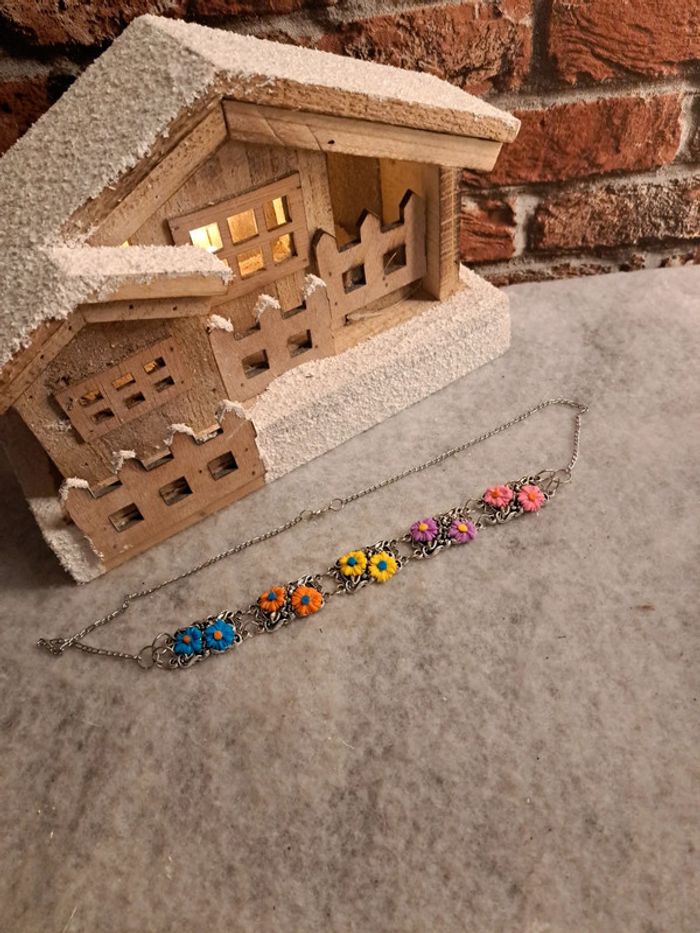 Collier argenté avec fleurs multicolore - photo numéro 11