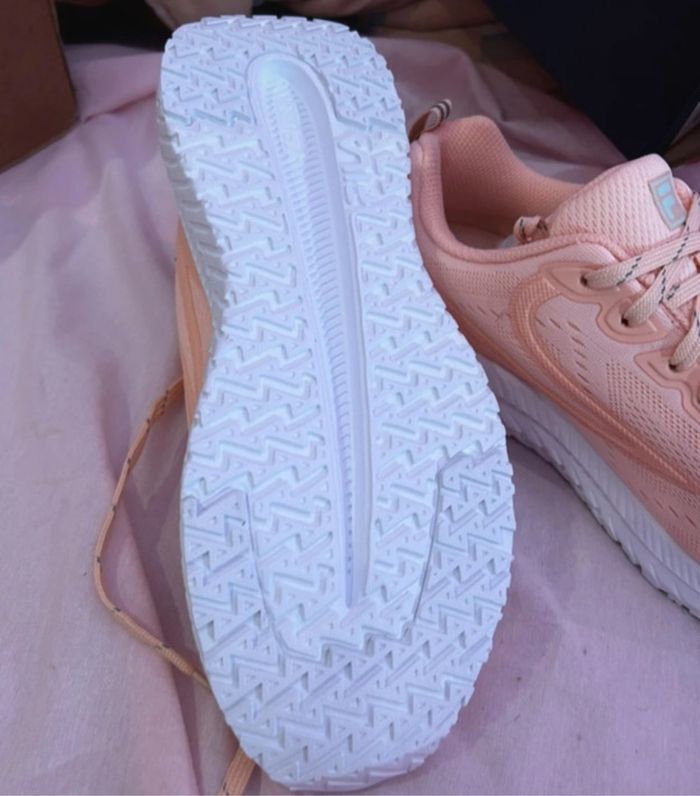 Baskets Fila neuve - photo numéro 4