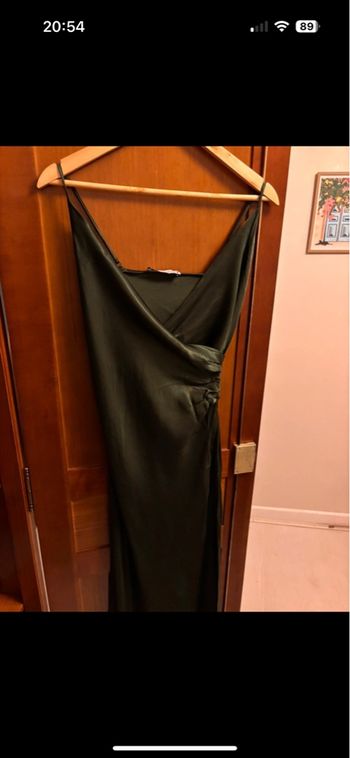 Robe satinée vert sapin