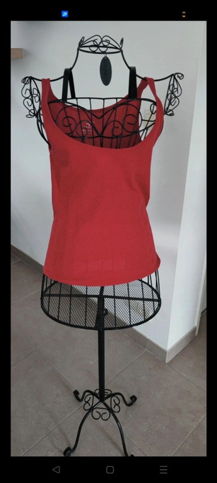 Débardeur rouge - photo numéro 2